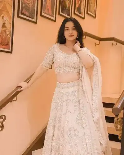 Escort Takhatpur